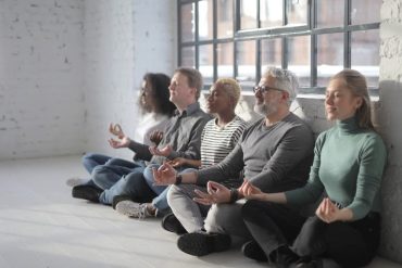 Méditation au travail : comment 60% des entreprises transforment le bien-être
